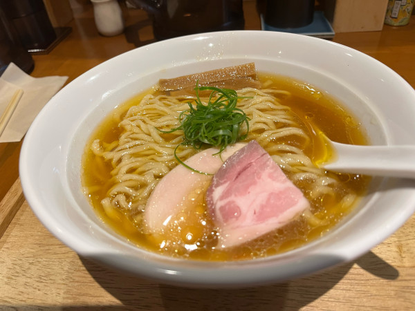 「淡麗醤油らぁ麺」@あらや識の写真