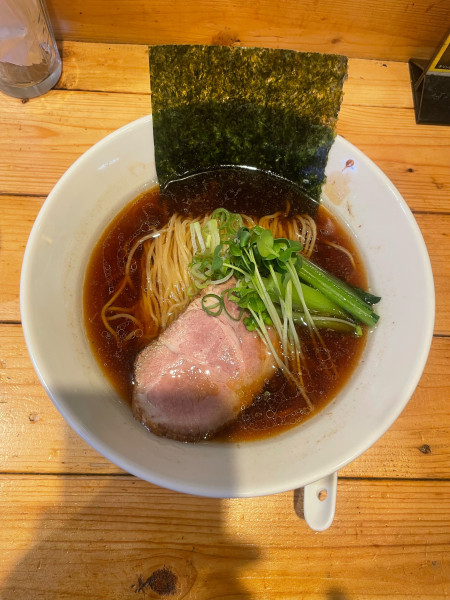 「たまり醤油の中華そば(950円)カツオ油」@麺家 香暖の写真
