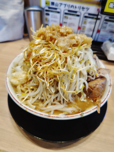 「大ラーメン(1,100円)」@豚山 武蔵村山店の写真