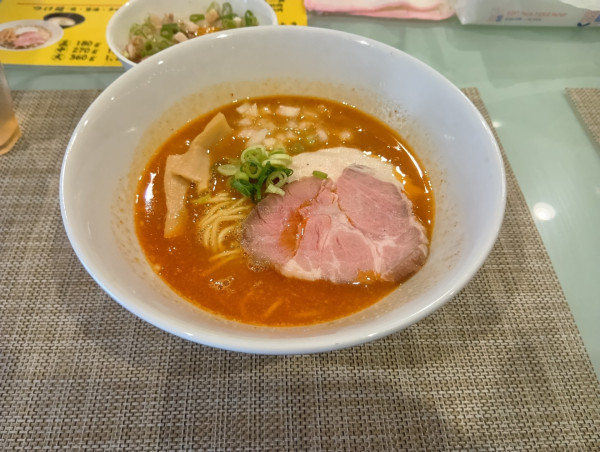 「辛味噌ラーメン　チャーシュー丼小」@3の写真