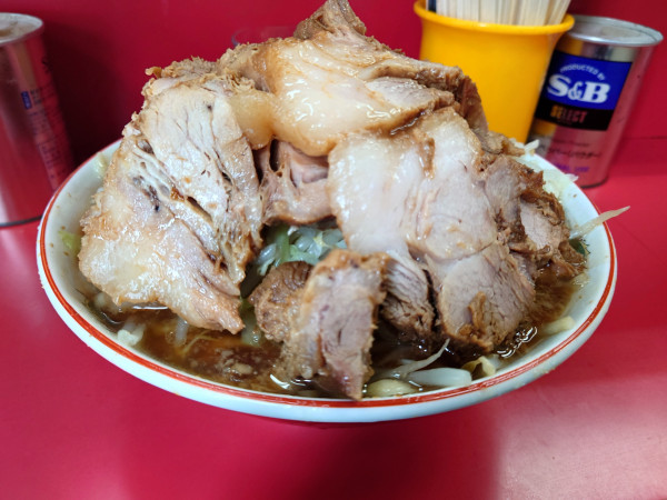 「大豚W   ニンニク  カラメ」@ラーメン二郎 三田本店の写真