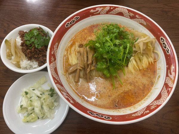 「担々麺+ランチタイムセット」@支那ソバ かづ屋の写真