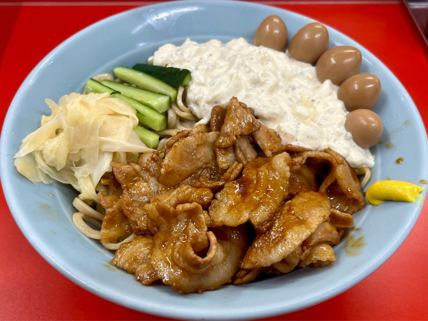 「すごい冷やし中華300+タルタル+うずら」@立川マシマシ 上尾店の写真