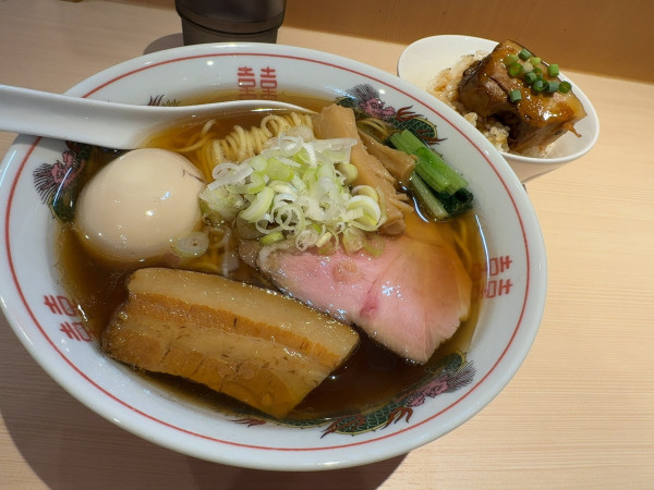 「特製中華そば＋角煮飯」@中華そば 須紗の写真