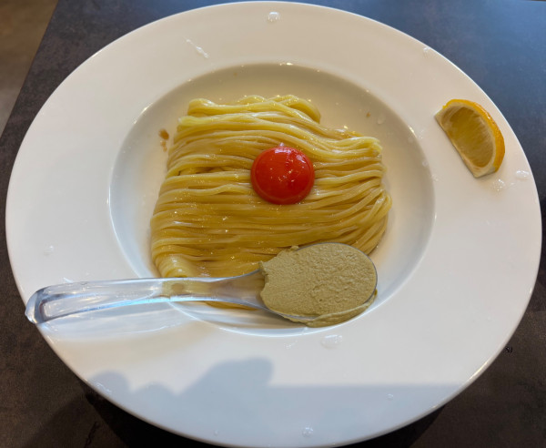 「牡蠣バターたまご麺」@むかん横浜の写真