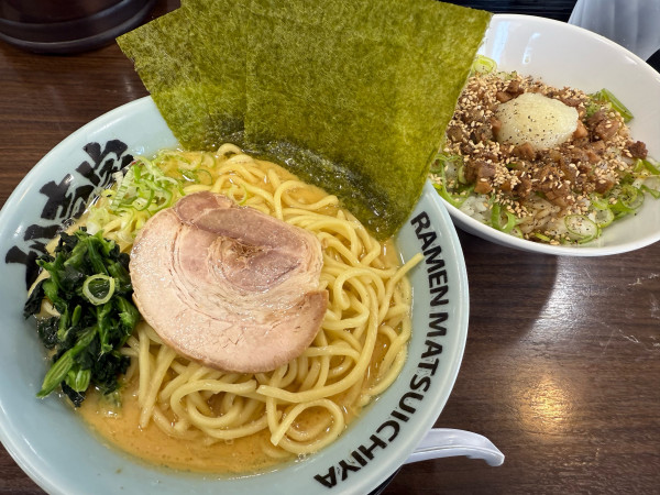「醤油豚骨肉飯セット麺大盛り」@横浜家系らーめん 松壱家 甲府店の写真