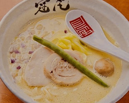「純白湯ラーメン」@らぁめん冠尾 恵比寿西店の写真