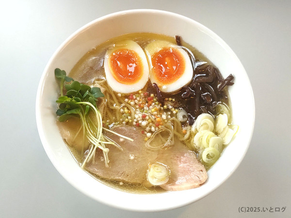 「極み塩 味玉子付き」@ホット・エアー・コーポレーションの写真