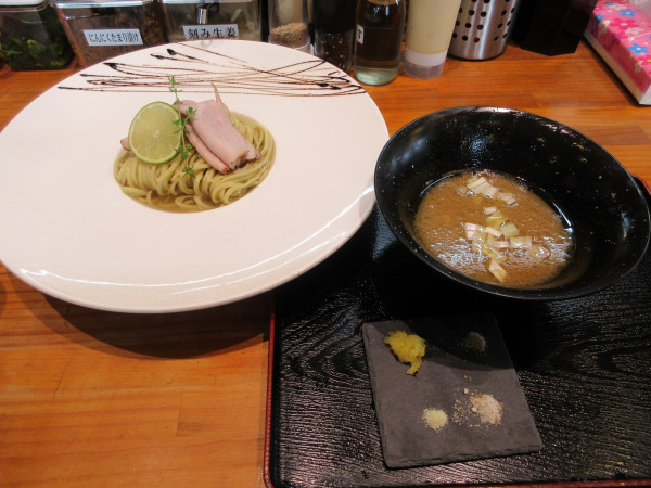 「限定　昆布水つけ麺家系塩味（１２００円）」@らぁーめん 滿帆家の写真