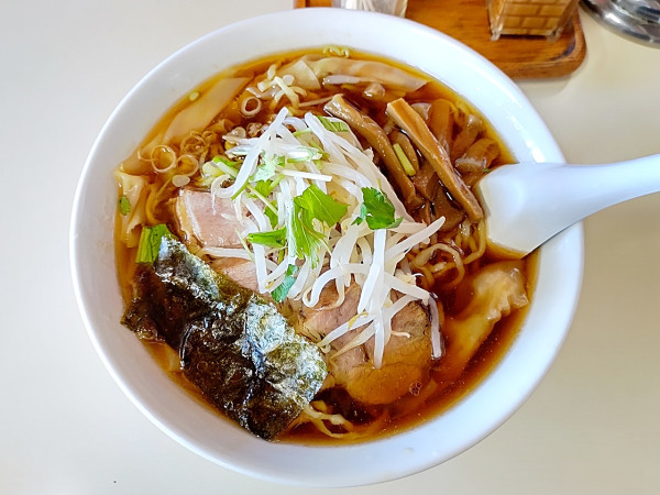 「ちゃーしゅーわんたんめん」@しら鳥の写真