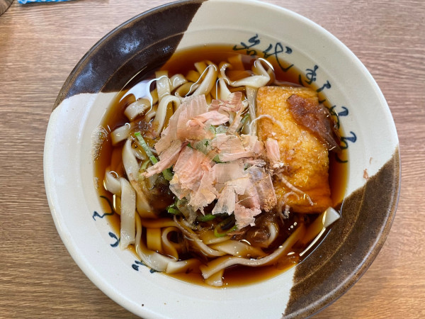 「きしめん　￥４２０」@名代きしめん 住よし JR名古屋駅5・6番ホーム店の写真