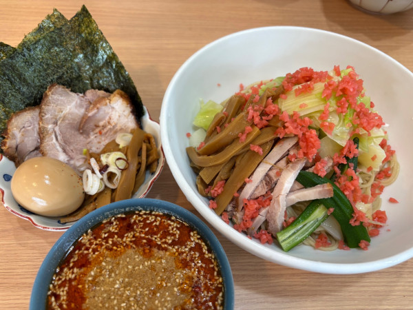 「【夏季限定】冷やし辛つけそば1420円+特製400円 他」@中華そば専門 とんちぼの写真