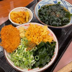 ぶっかけ 温•小 + コロッケ 330円（クーポン等利用）