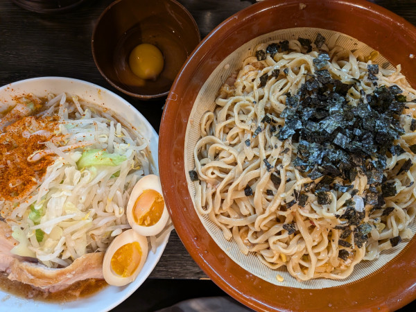 「【限定】傘がない1400円(大150円)+生卵70円」@豚星。の写真