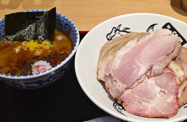 「チャーシュー濃厚つけ麺大盛」@松戸富田麺業 千葉駅構内店の写真