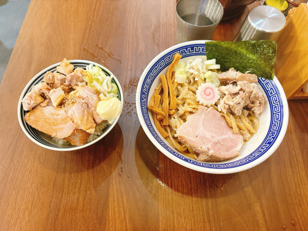 「油そば＋肉飯」@ブルース軒の写真