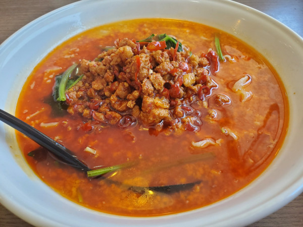 「四川刀削麺」@台湾料理 鴻運来 平塚店の写真