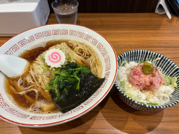 「【朝限定】煮干しそば730円、ネギトロ飯420円」@喜多方食堂 山海の写真
