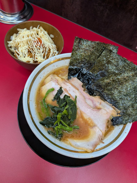 「チャーシューラーメン（3枚）+ のり + ライス」@との丸家 小山店の写真