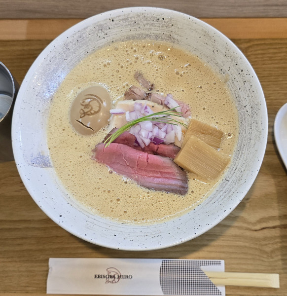 「超濃厚えびそば＋特製盛り＋追いそば（つぶ貝バター）」@えびそば 緋彩の写真