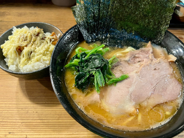 「チャーシューメン＋のり＋ライス」@家系ラーメン クックらの写真