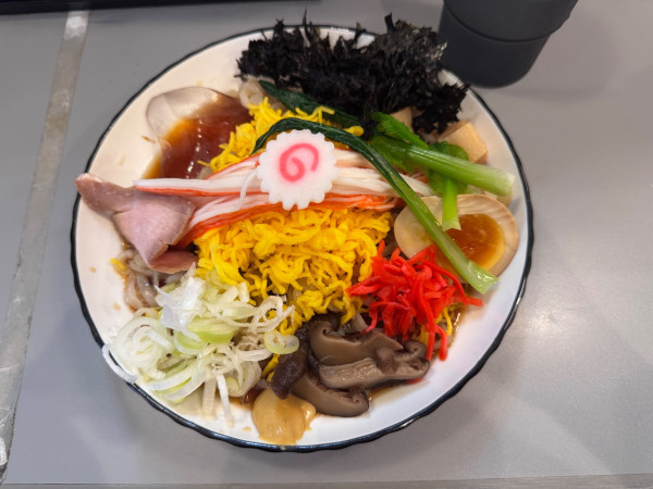 「冷やし中華(具たっぷり) 1200円」@白河手打ちラーメン アサガキタの写真