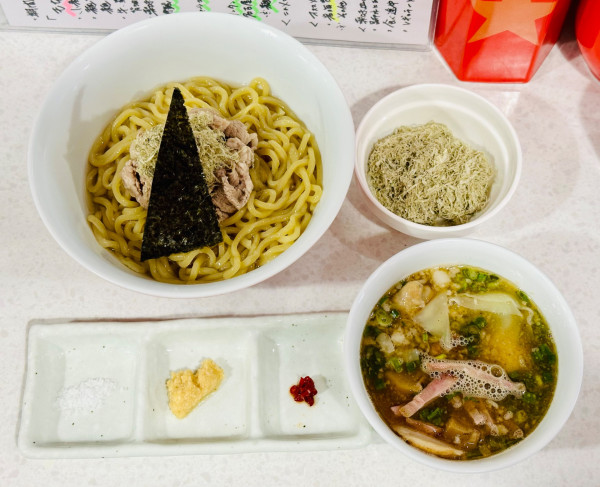 「【限定】特製もちもち太麺の昆布水つけ麺【2050円】」@ラーメン星印の写真