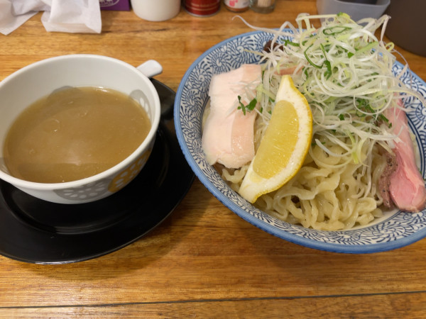「冷やし煮干つけめん塩1200円＋大盛り100円」@麺屋 つるるの写真