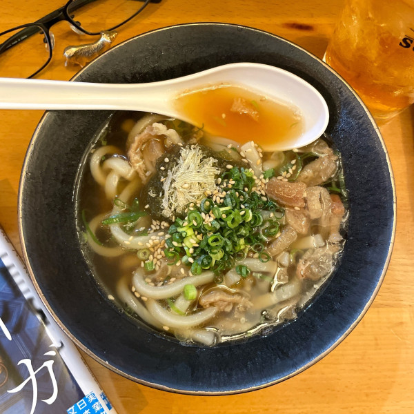 「背脂カスうどん」@GOOD SUNRISEの写真
