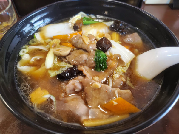 「牛肉刀削麺」@中国料理 金満園  若葉台店の写真