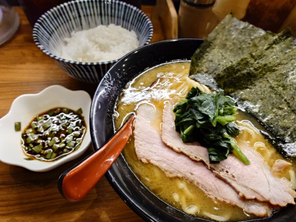 「王道家直伝ラーメン」@MEN-EIJI EAK 東区本町店の写真