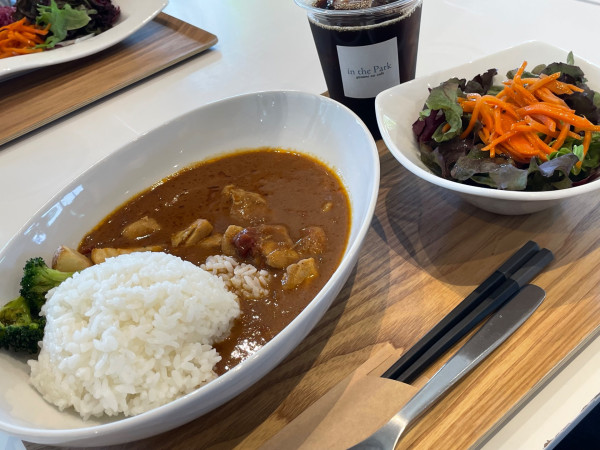 「メープルチキンカレープレート　￥１１００」@in the Park yosami no cafeの写真