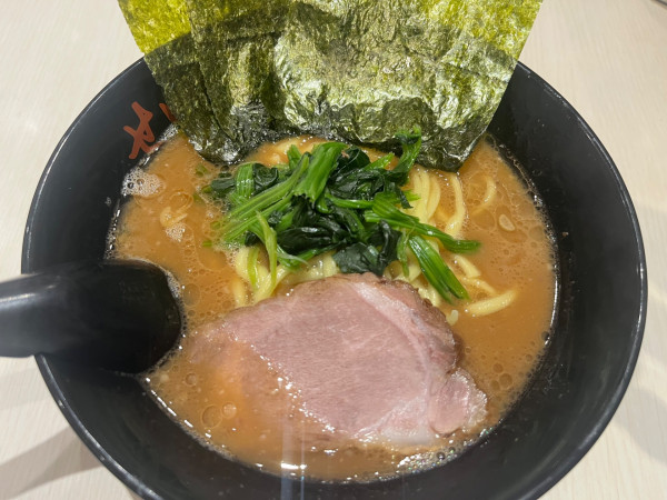 「らーめん、太麺、並盛り、かため」@せい家 武蔵小山店の写真