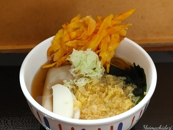 「こうのす川幅そば（660円）、天ぷら（人参：90円）」@のすっこ製麺所の写真