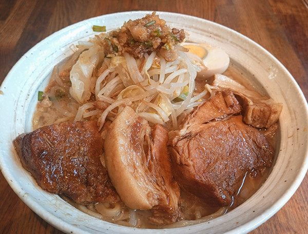 「ラーメン￥900＋ハーフ肉増し￥300＝￥1200」@セキレイ 〜NIBOSHI no D5〜の写真