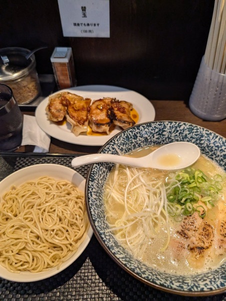 「濃厚鶏そば」@ブラウンの写真