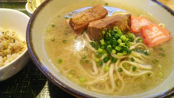 「ランチ 沖縄そば定食 950円」@琉球バル ガチマヤの写真