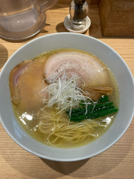 「塩らぁ麺」@中村麺三郎商店の写真