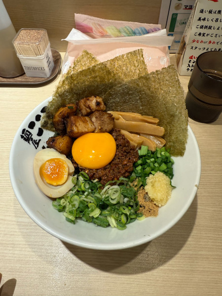 「全部のせ台湾まぜそば」@麺屋こころ 所沢店の写真