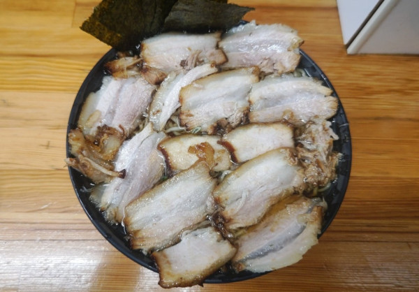 「チャーシュー麺(中)+焼きのり+小ライス」@北大塚ラーメンの写真