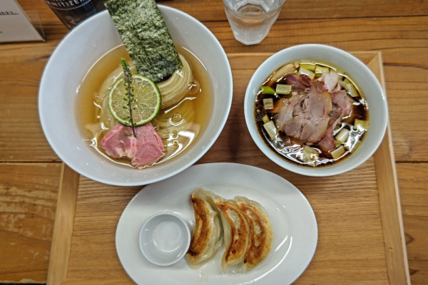 「味玉 昆布水つけめん ちょい肉増し 醤油(大)+餃子３個」@YOKOKURA STOREHOUSEの写真