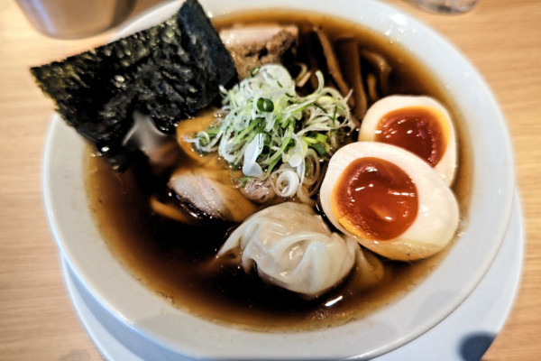 「特製中華そば 醤油」@中華そば やなぎやの写真