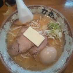 みそラーメン（味玉・バター付き）