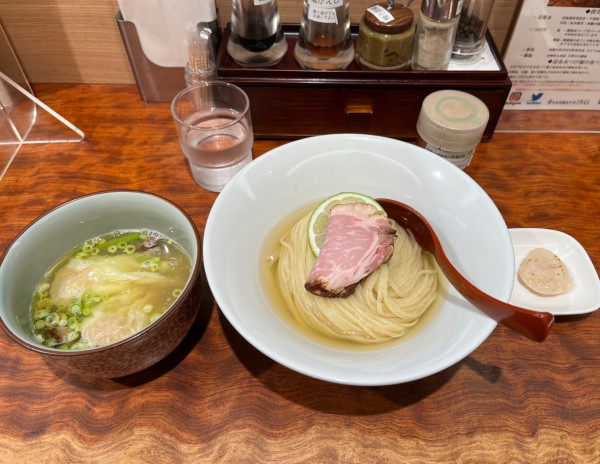 「特製昆布水つけ麺（塩）、貝のコンフィ」@三馬路 東京店の写真