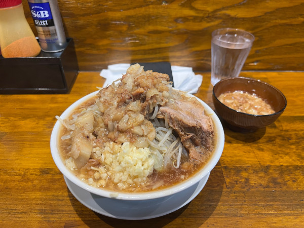 「ラーメン中、味付けアブラ」@ラーメンマルキの写真