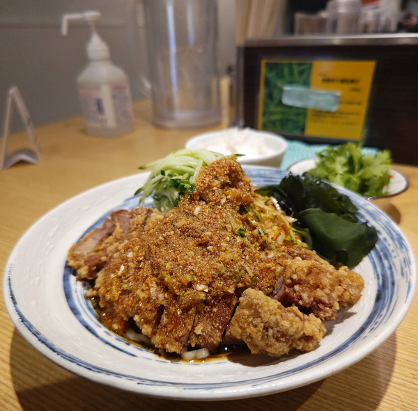 「排骨冷し担々麺+パクチー+ライス」@排骨担々 五ノ井の写真