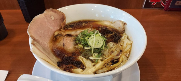 「濃口熟成醤油ラーメン」@熟成醤油ラーメン 十二分屋 静岡店の写真