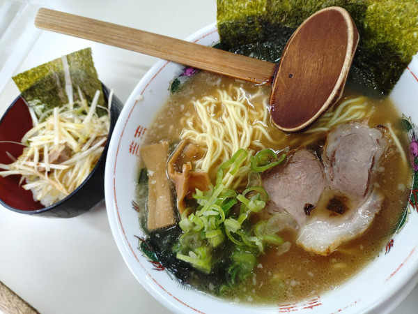 「らーめん、ネギ丼セット」@ラーメンショップ 希望ヶ丘店の写真