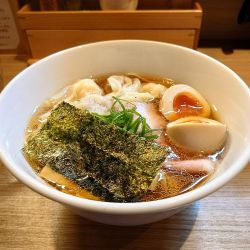 二種のワンタン麺＋味玉