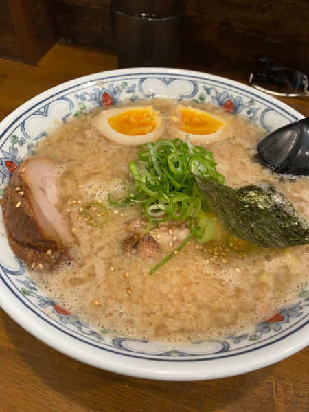 「特製背脂4倍生ニンニク醤油ラーメン」@ラーメン・ぶーけの写真